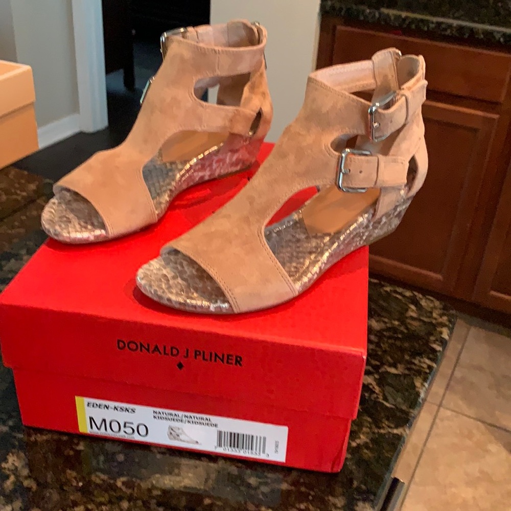 Donald J Pliner sandals